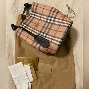 Burberry somebody bucket bag